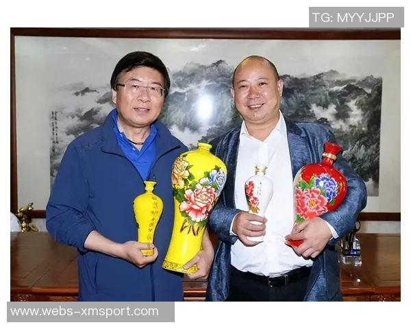 韩乔生足球解说的魅力与激情解析让我们一起领略赛场风云与精彩瞬间